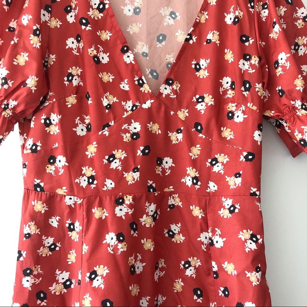 Floral V-neck midi dress in sienna red